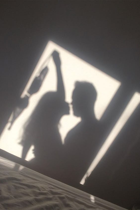 Eros y la Tentación: El Juego Íntimo entre Parejas